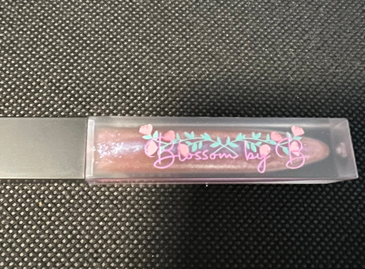 Lip gloss Shiny lip gloss Moisturizing lip gloss Long-lasting lip gloss High-shine lip gloss