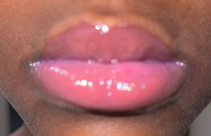 Clear lip gloss Colored lip gloss Non-sticky lip gloss Glossy lips Plumping lip gloss Vegan lip gloss Natural lip gloss